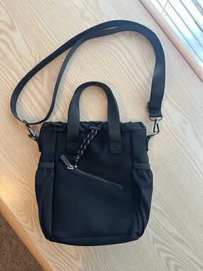 Rad Rev Bucket Crossbody, Black